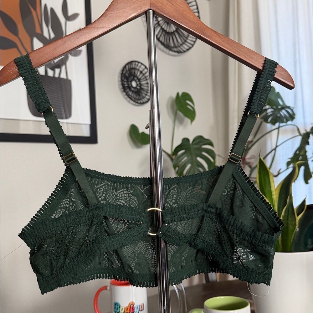 NWOT Aerie Green Lace Bralette L Pull on Feminine Gold - Picture 7 of 9